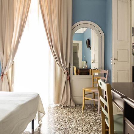 アッリステ Palazzo Dante Bed & Breakfast エクステリア 写真