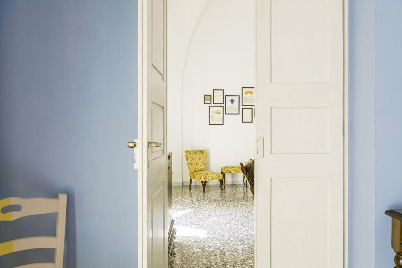 アッリステ Palazzo Dante Bed & Breakfast エクステリア 写真