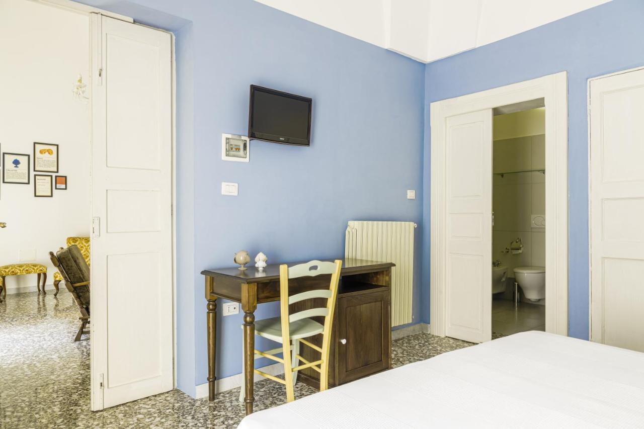 アッリステ Palazzo Dante Bed & Breakfast エクステリア 写真
