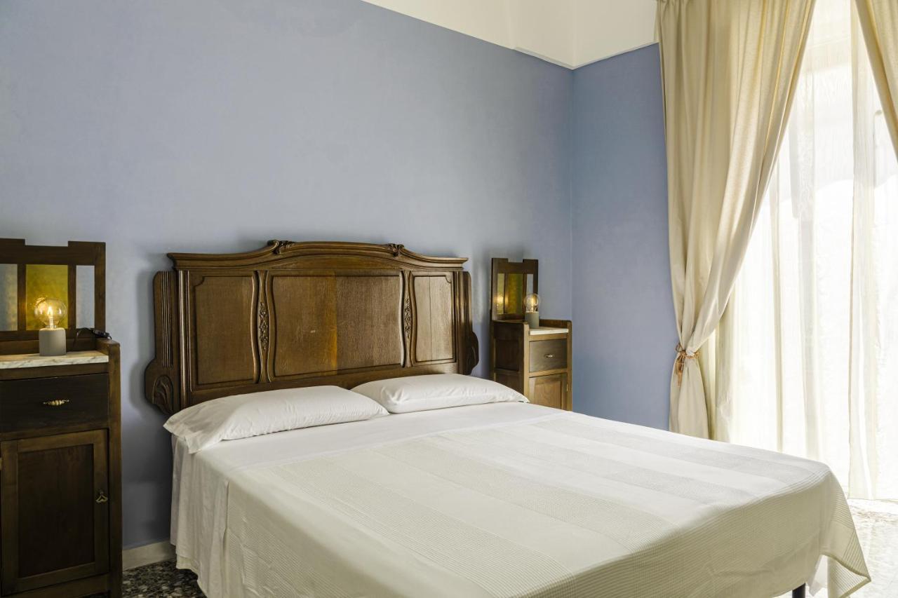 アッリステ Palazzo Dante Bed & Breakfast エクステリア 写真