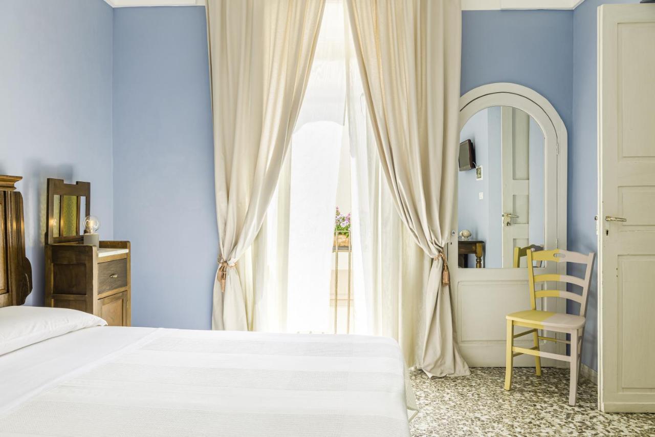 アッリステ Palazzo Dante Bed & Breakfast エクステリア 写真
