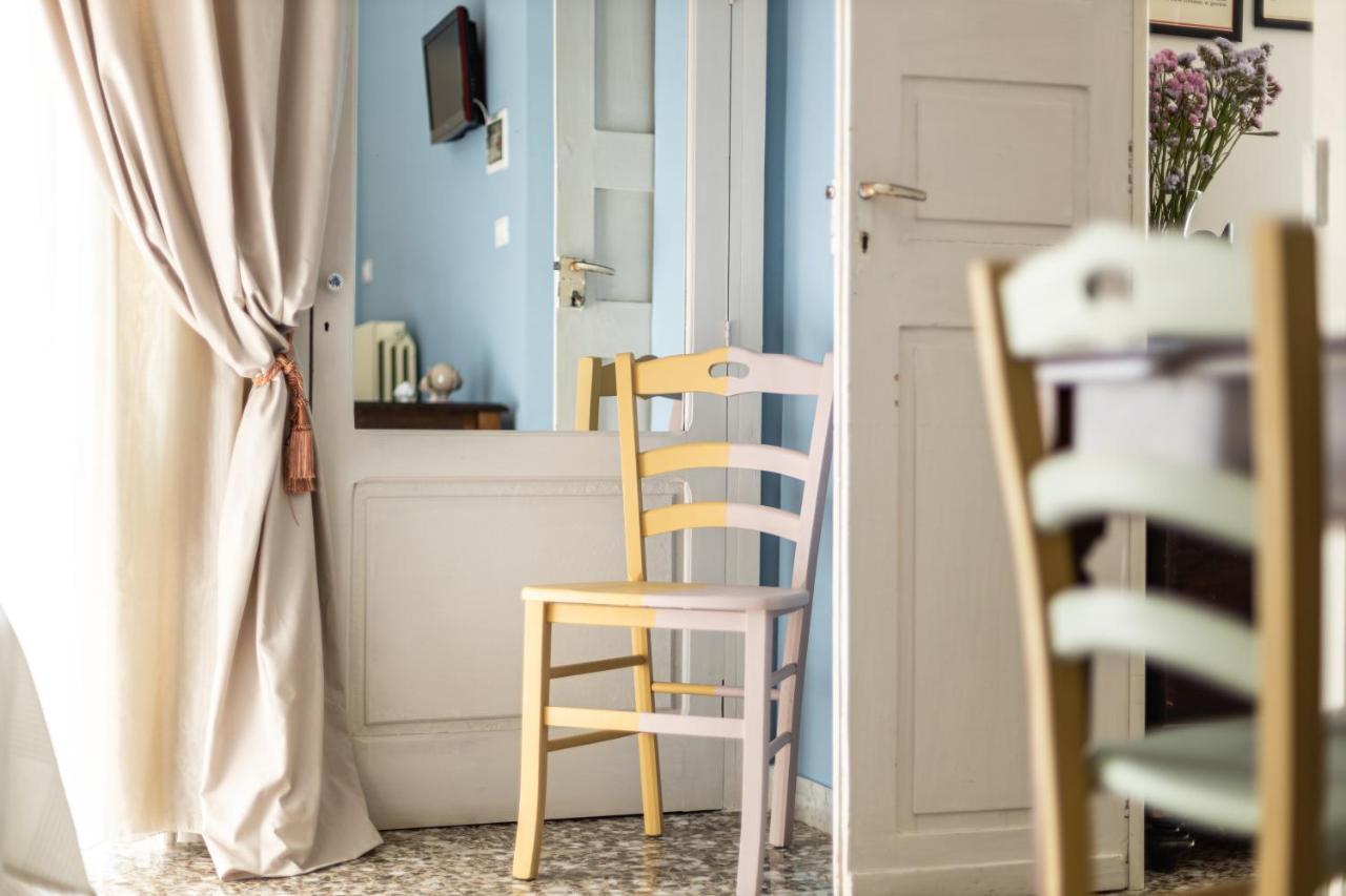アッリステ Palazzo Dante Bed & Breakfast エクステリア 写真