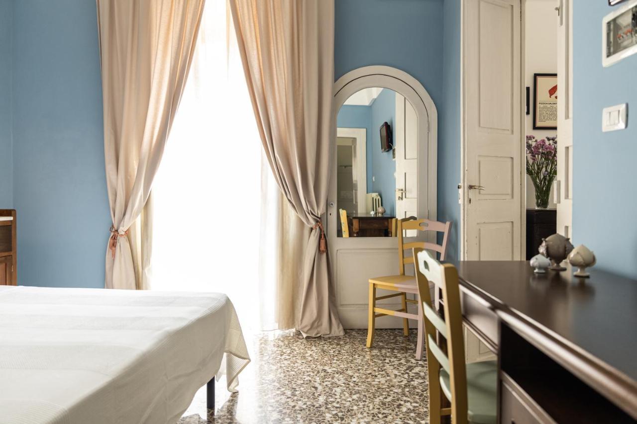 アッリステ Palazzo Dante Bed & Breakfast エクステリア 写真