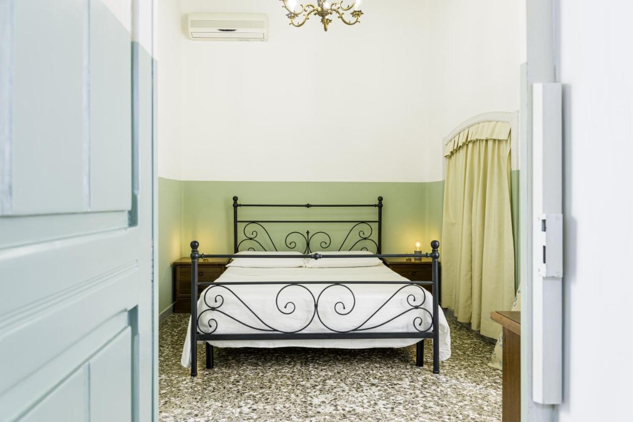 アッリステ Palazzo Dante Bed & Breakfast エクステリア 写真