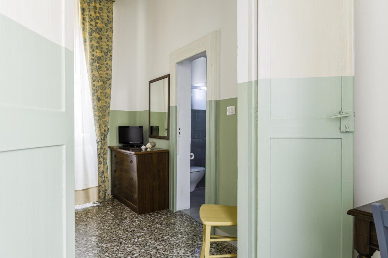 アッリステ Palazzo Dante Bed & Breakfast エクステリア 写真