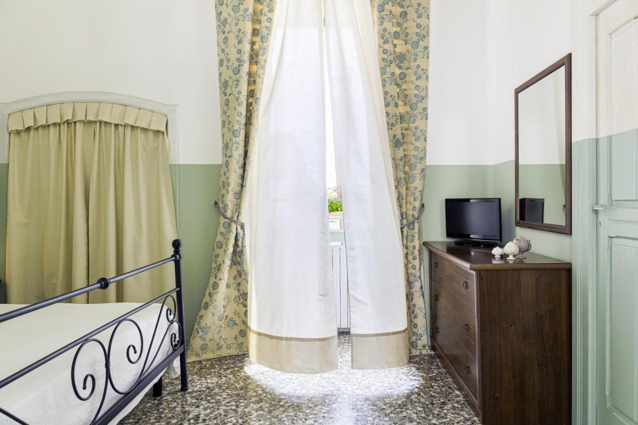 アッリステ Palazzo Dante Bed & Breakfast エクステリア 写真
