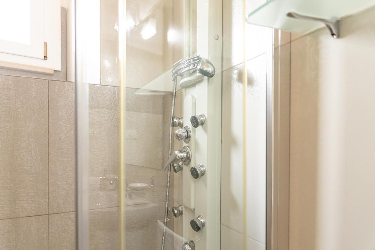 アッリステ Palazzo Dante Bed & Breakfast エクステリア 写真