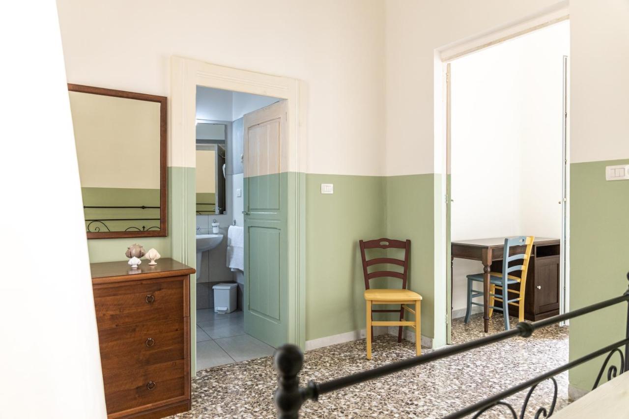アッリステ Palazzo Dante Bed & Breakfast エクステリア 写真
