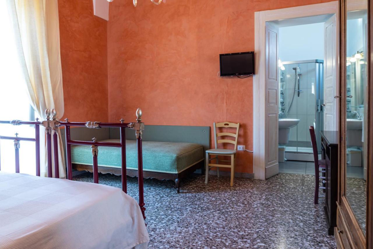 アッリステ Palazzo Dante Bed & Breakfast エクステリア 写真