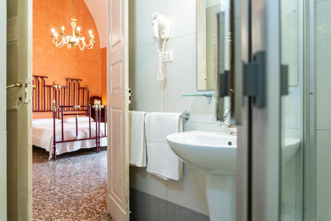 アッリステ Palazzo Dante Bed & Breakfast エクステリア 写真