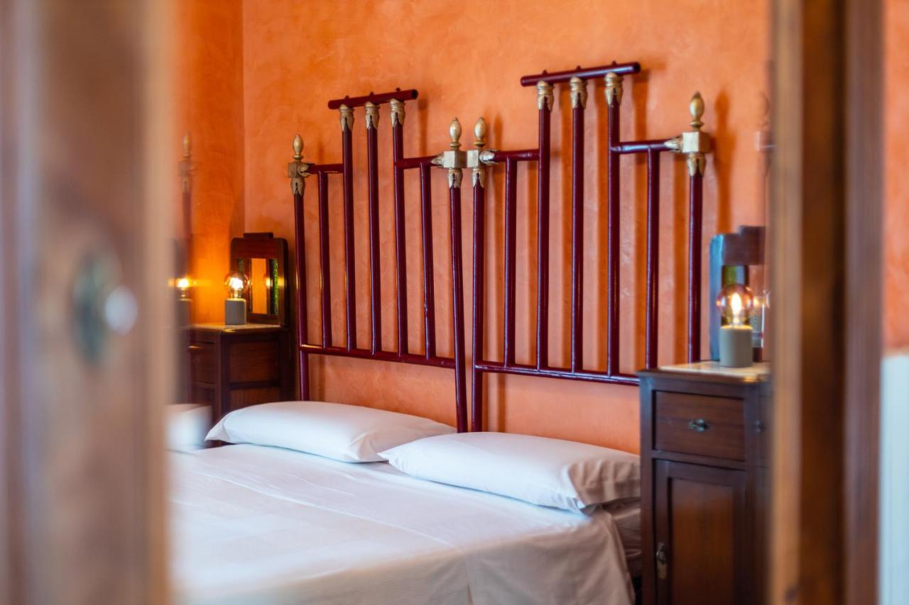 アッリステ Palazzo Dante Bed & Breakfast エクステリア 写真
