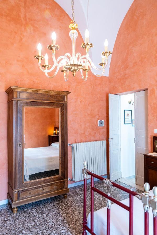アッリステ Palazzo Dante Bed & Breakfast エクステリア 写真