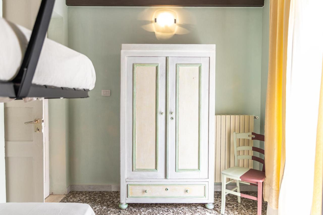 アッリステ Palazzo Dante Bed & Breakfast エクステリア 写真